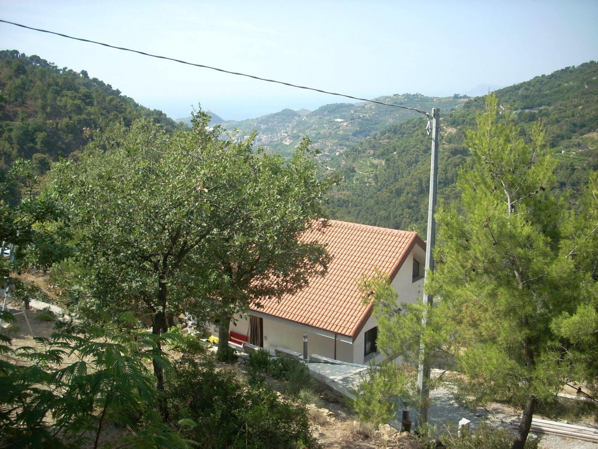 B&B L'Intrigante Seborga Prensliği Dış mekan fotoğraf